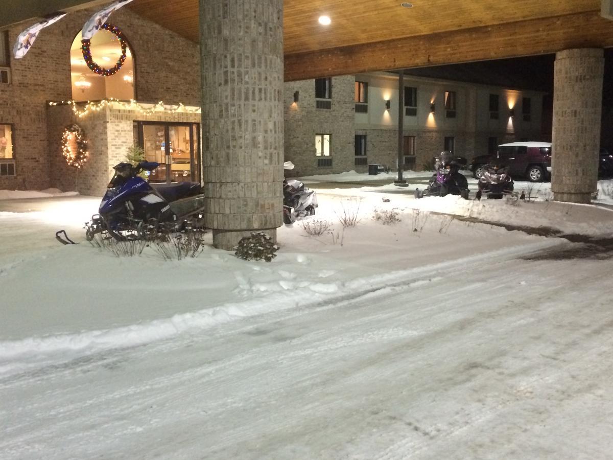 All Seasons Resort Kalkaska Exterior photo